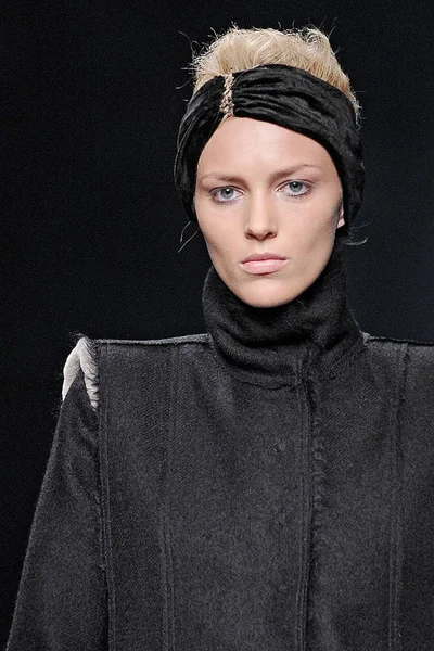Look 2